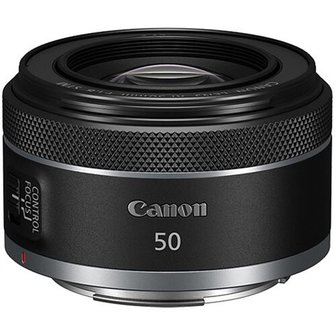 Canon EOS R5 + RF 50 mm &fnof;/1,8 STM
