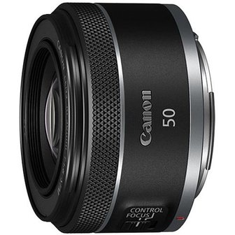 Canon EOS R5 + RF 50 mm &fnof;/1,8 STM