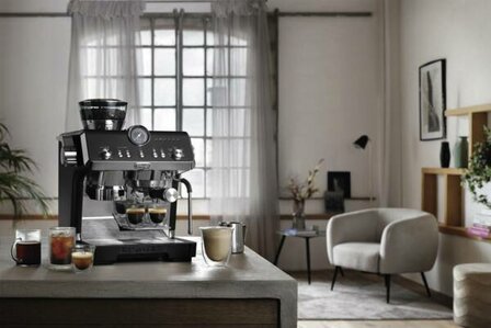De&acute;Longhi Espresso-Maschine EC 9555.BK La Specialista Opera Schwarz / Silber